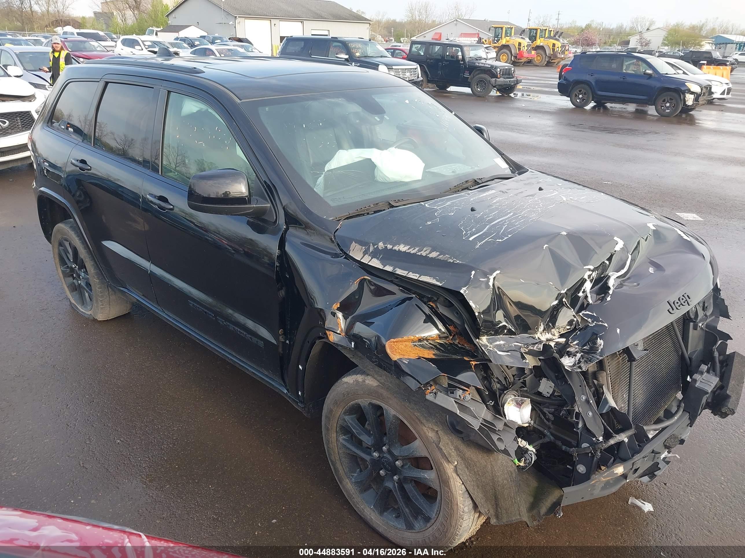 2019 JEEP Grand Cherokee — VIN 1C4RJFAG7KC564555 — photo 1 of 17